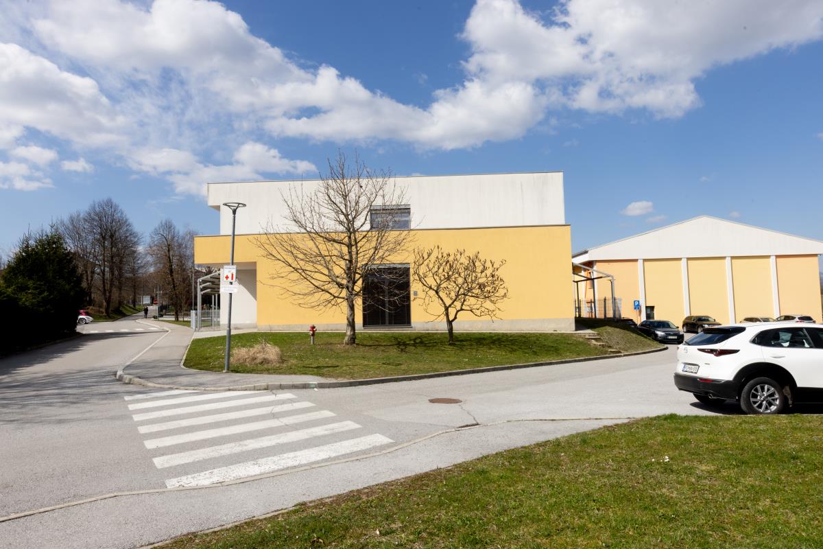 4 uvodna prizidek pri OŠ Prestranek